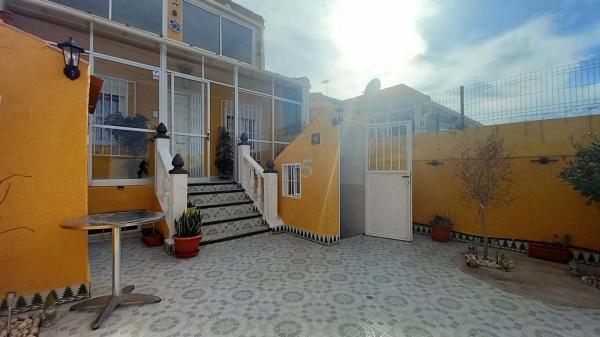 Chalet independiente en venta en Ciudad Quesada, Rojales
photo 1