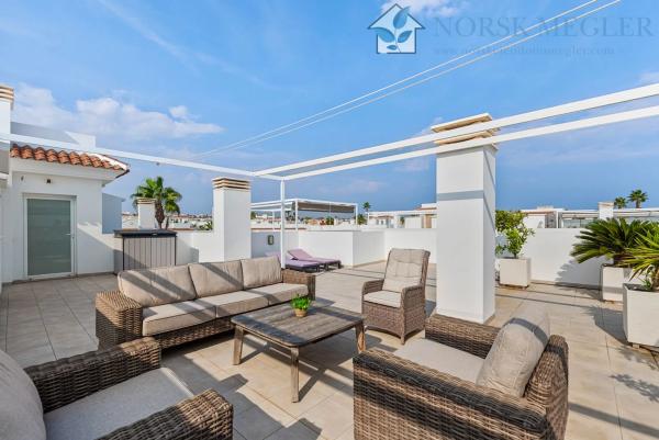 Пентхаус на продажу в  Avenida Avenue Avenue de Málaga s/n, Рохалес photo 4
