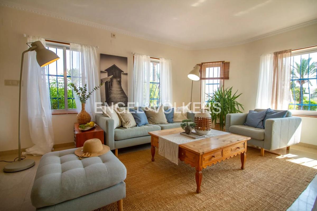 Sale of independent chalet in Colonia Escandinavia-Cautivador, Alfaz del Pi
 photo 2