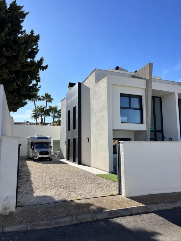 Venta de chalet adosado en  Calle Orió, 10 , Alfaz del Pi photo 5