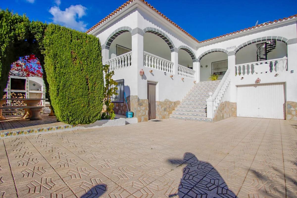Sale of independent chalet in Calle Capricorn, Alfaz del Pi
 photo 2