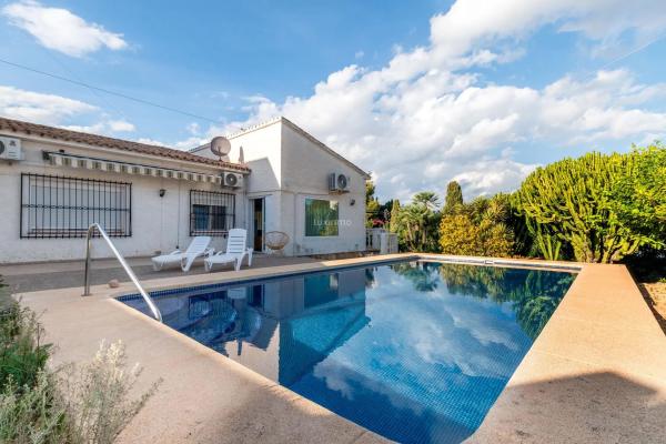 Independent chalet for sale in L'Albir, Alfaz del Pi
 photo 1