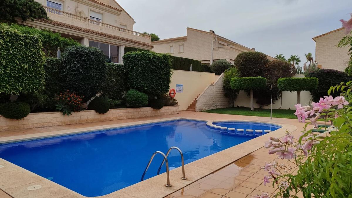 Sale of townhouse in  Calle Cormorà , Alfaz del Pi photo 2