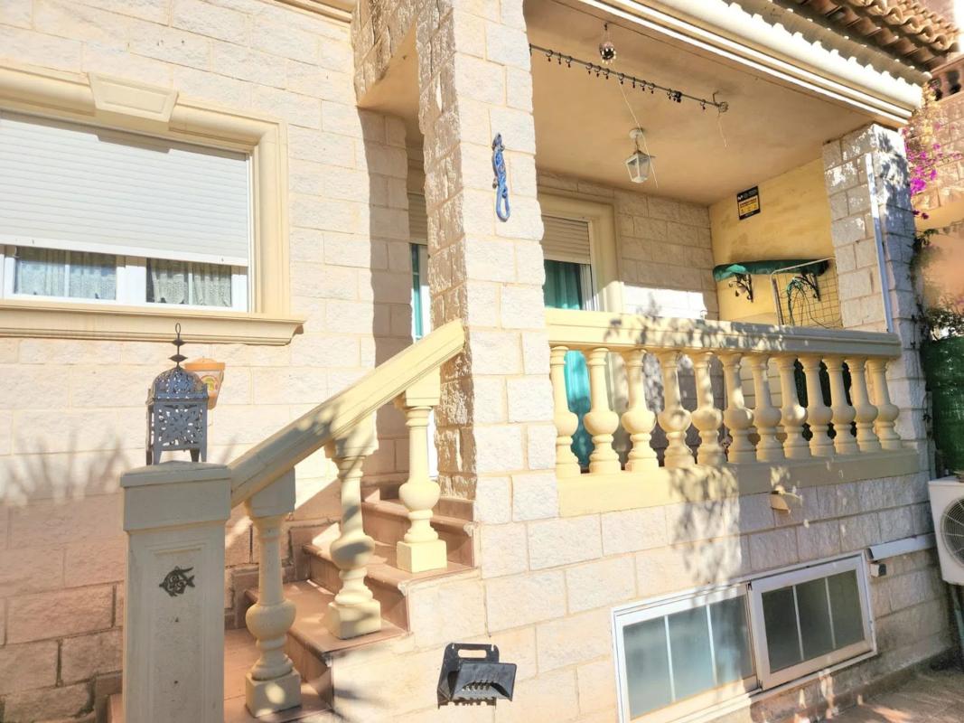 Sale of townhouse in  Calle Cormorà , Alfaz del Pi photo 4