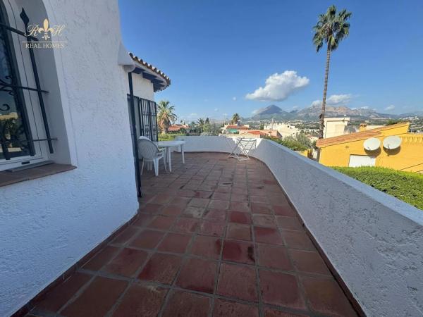 Chalet independiente en venta en Calle Hidra, Alfaz del Pi
photo 1