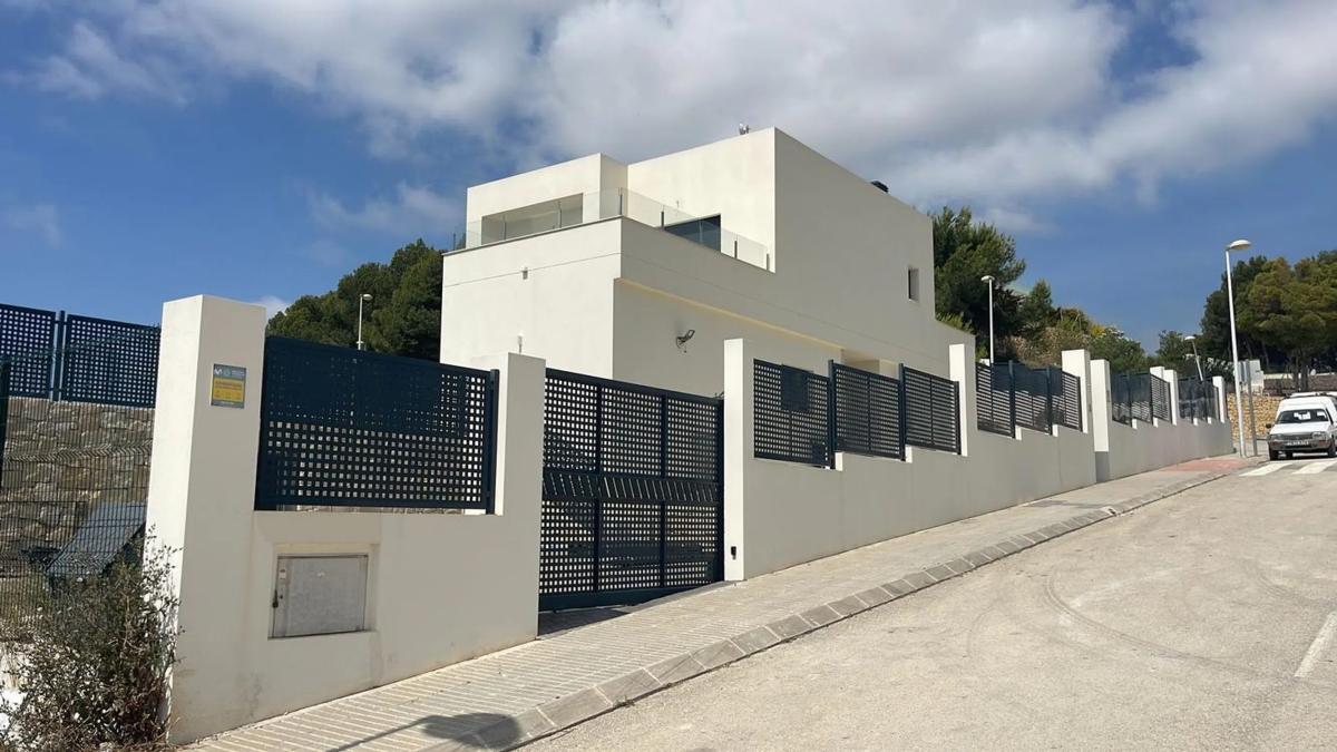 Venta de chalet independiente en Avenida Marina Baixa, 15 -9, Alfaz del Pi
 photo 2
