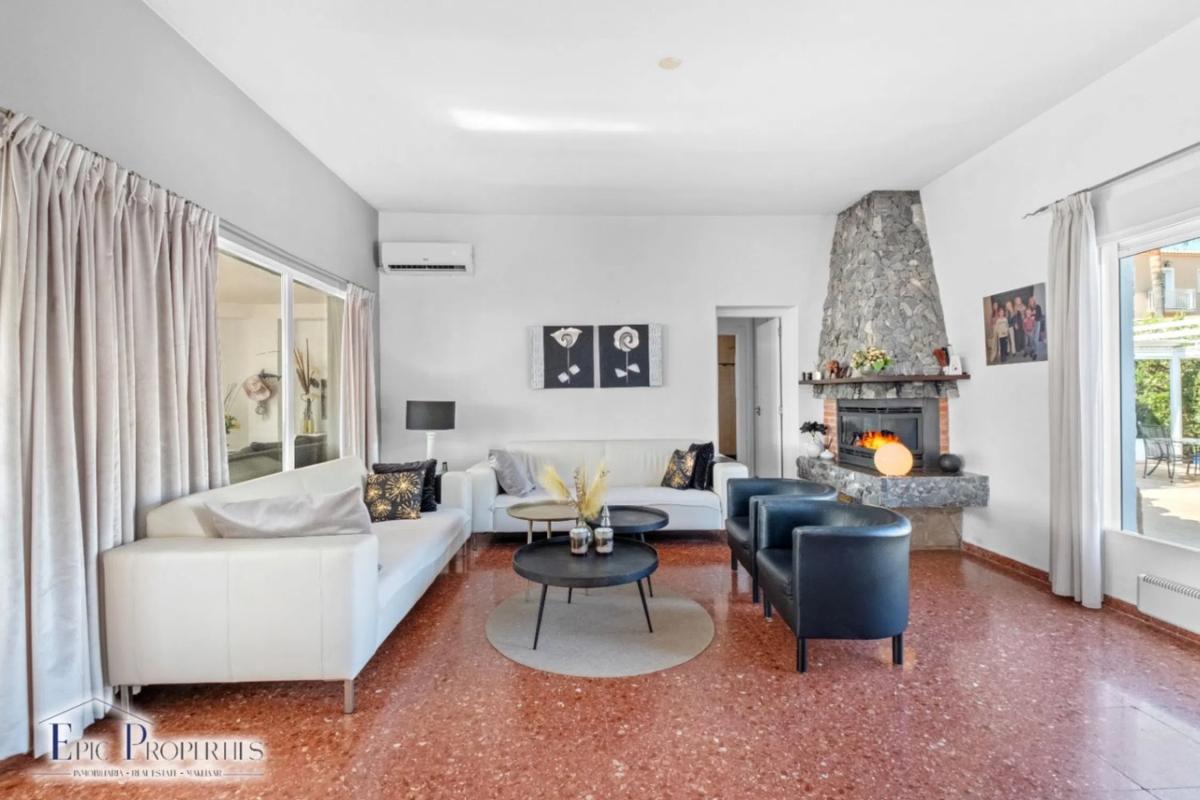 Sale of independent chalet in Calle Turmalina, Alfaz del Pi
photo 1
