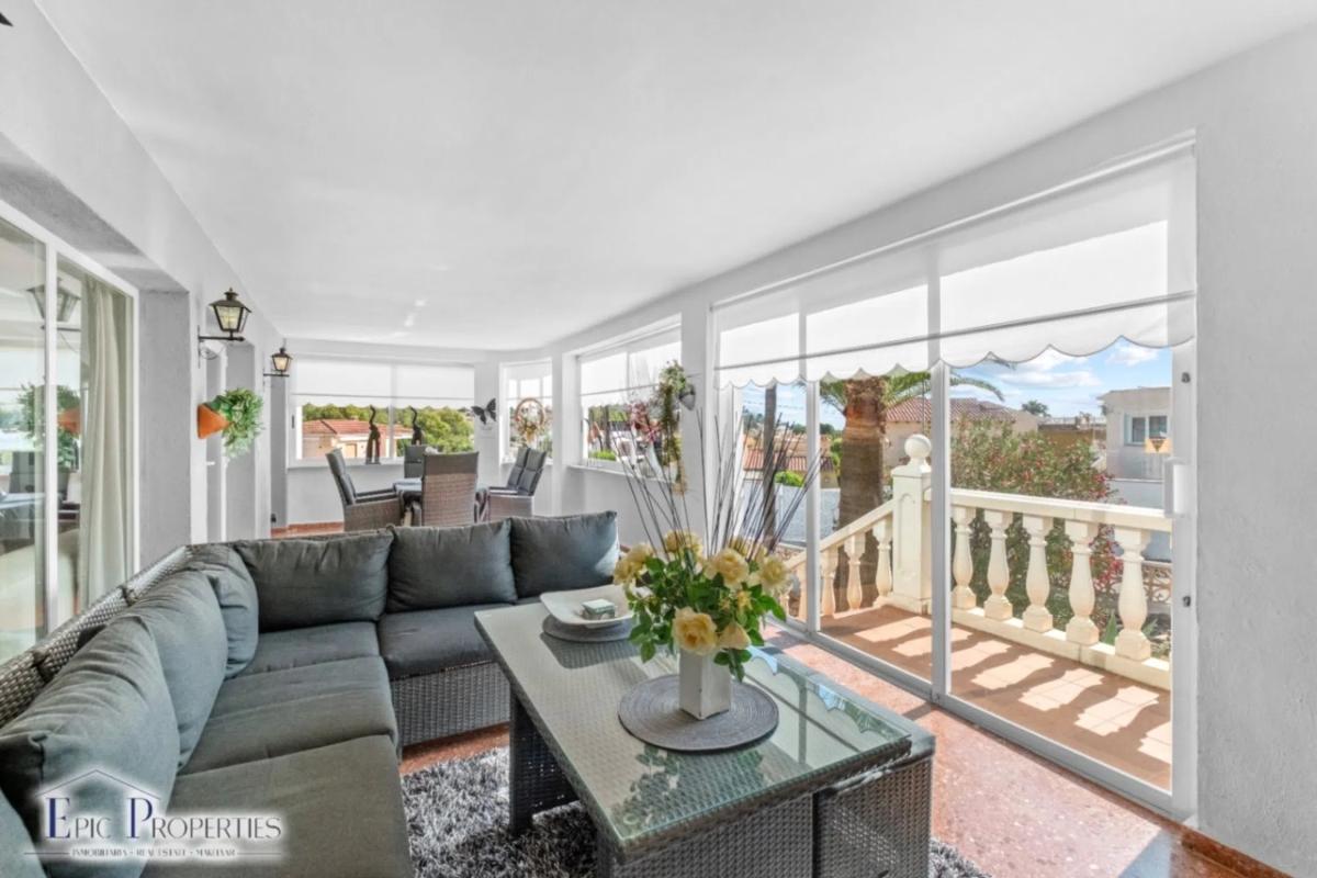 Sale of independent chalet in Calle Turmalina, Alfaz del Pi
photo 4