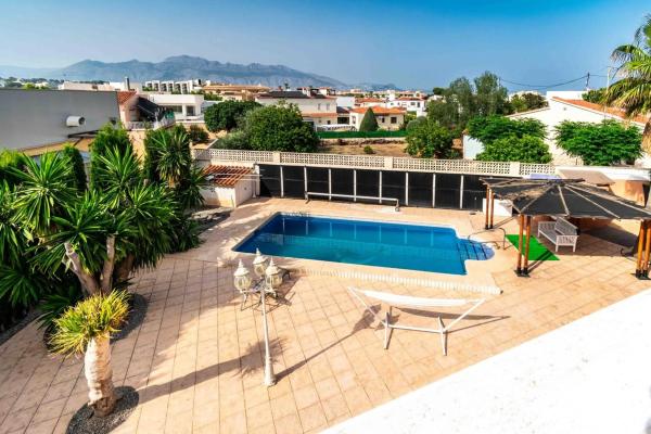 Частный шале на продаже в L'Albir, Алфаз дель Пи photo 1