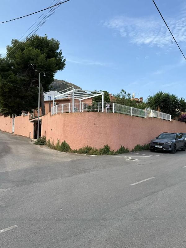 Sale of independent chalet in Calle Pinsa, Alfaz del Pi
photo 1