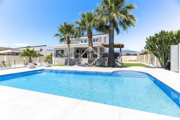 Chalet independiente en venta en Avenida gran canaria, Alfaz del Pi
 photo 3