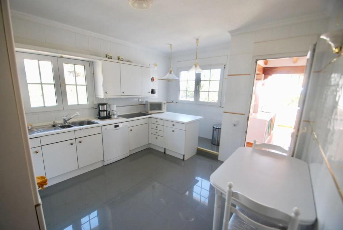 Sale of independent chalet in Calle Montseny, Alfaz del Pi
photo 2