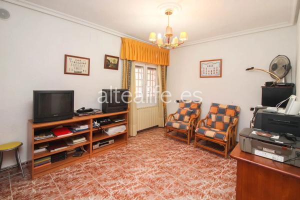 Частный шале на продаже в  Calle Eurin, Алфаз дель Пи photo 2