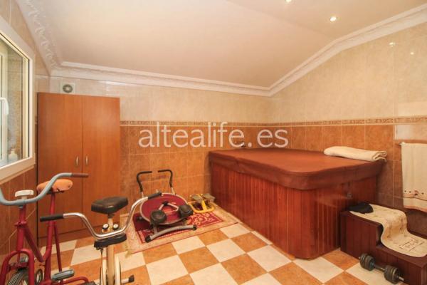 Частный шале на продаже в  Calle Eurin, Алфаз дель Пи photo 3