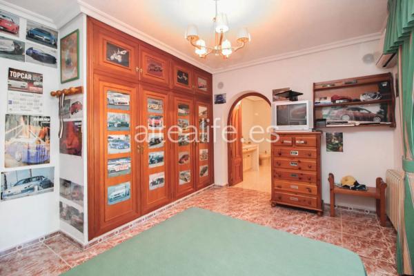 Частный шале на продаже в  Calle Eurin, Алфаз дель Пи photo 4
