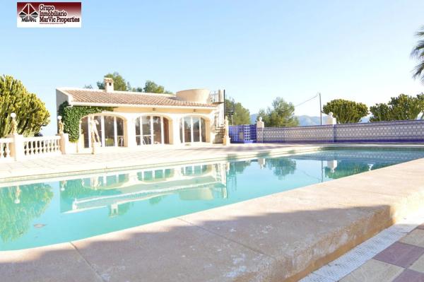 Частный шале на продаже в  Colonia Escandinavia-Cautivador, Алфаз дель Пи photo 3