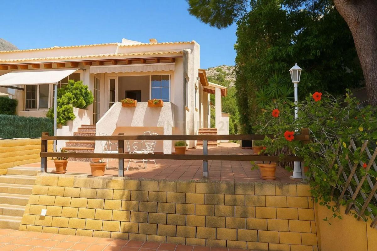 Venta de chalet adosado en  Calle Austria , Altea photo 2