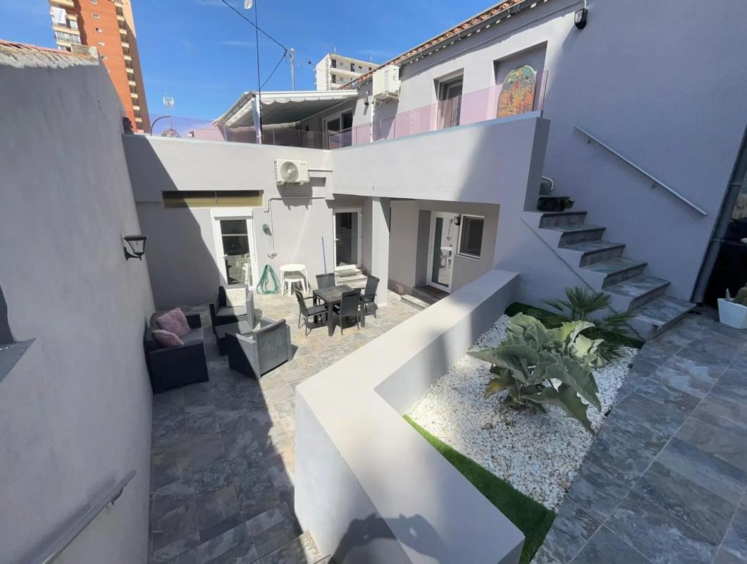 Sale of independent chalet in Barrio Zona Sierra Helada, Benidorm
photo 3
