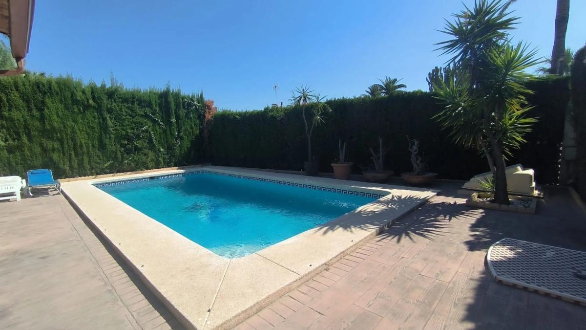 Sale of independent chalet in Pueblo Levante, Benidorm
photo 1