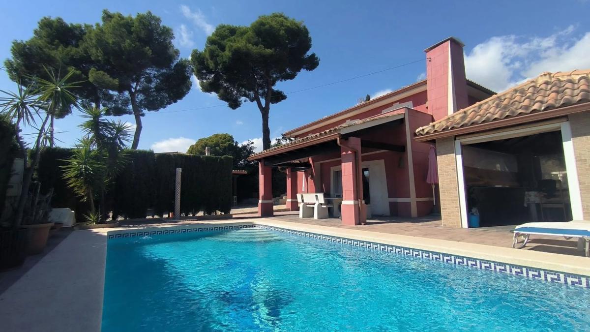 Sale of independent chalet in Pueblo Levante, Benidorm
photo 3