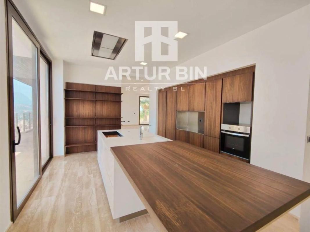 Sale of independent chalet in Barrio Zona Sierra Helada, Benidorm
photo 2