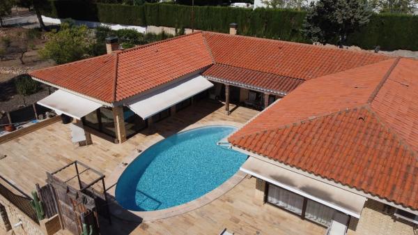 Independent chalet for sale in Pueblo Levante, Benidorm
thumbnail 1