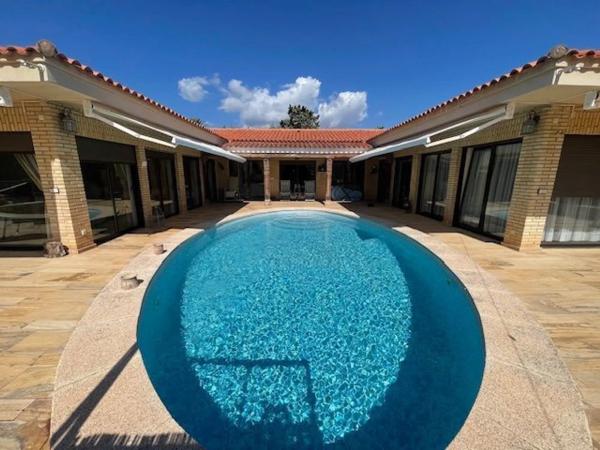 Independent chalet for sale in Pueblo Levante, Benidorm
thumbnail 2
