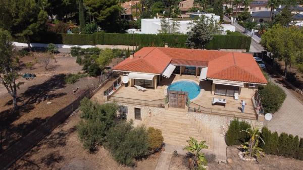 Independent chalet for sale in Pueblo Levante, Benidorm
 photo 4