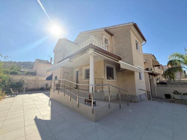Terraced house for sale at Barrio Zona Sierra Helada , Benidorm thumbnail 2