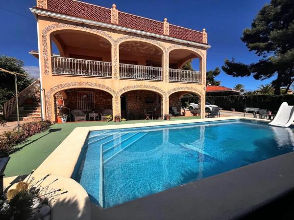 Independent chalet for sale in Pueblo Levante, Benidorm
thumbnail 2