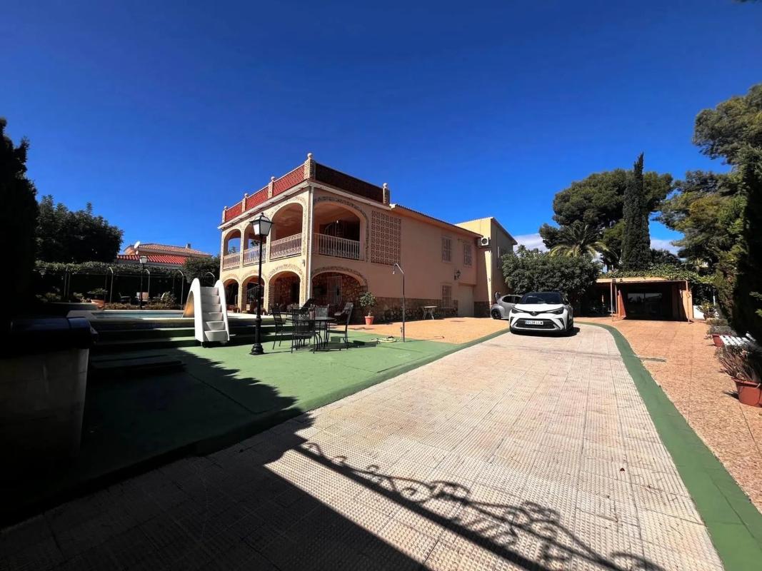 Sale of independent chalet in Pueblo Levante, Benidorm
photo 4