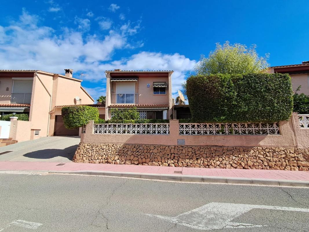 Properties for sale and rent in Spain photo 1