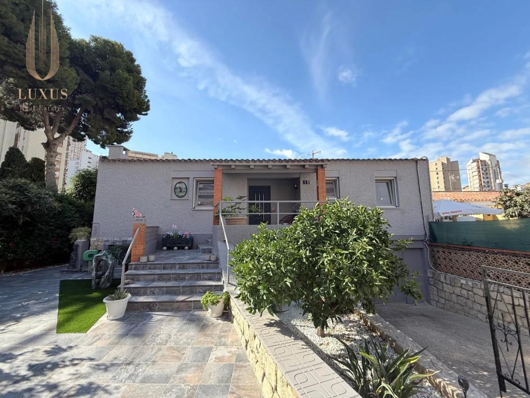 Sale of independent chalet in Calle de Londres, 10, Benidorm
photo 5