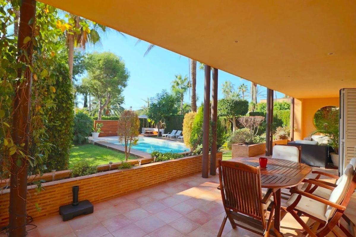 Sale of independent chalet in Pueblo Levante, Benidorm
 photo 3