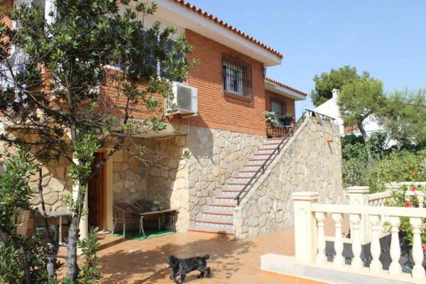 Chalet independiente en venta en Pueblo Poniente, Benidorm
 photo 2