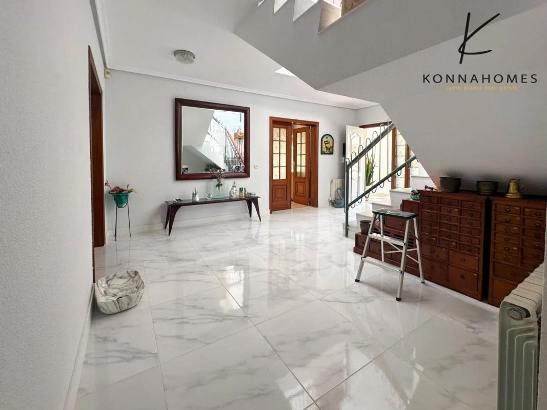 Venta de chalet independiente en Barrio Zona Sierra Helada, Benidorm
photo 2