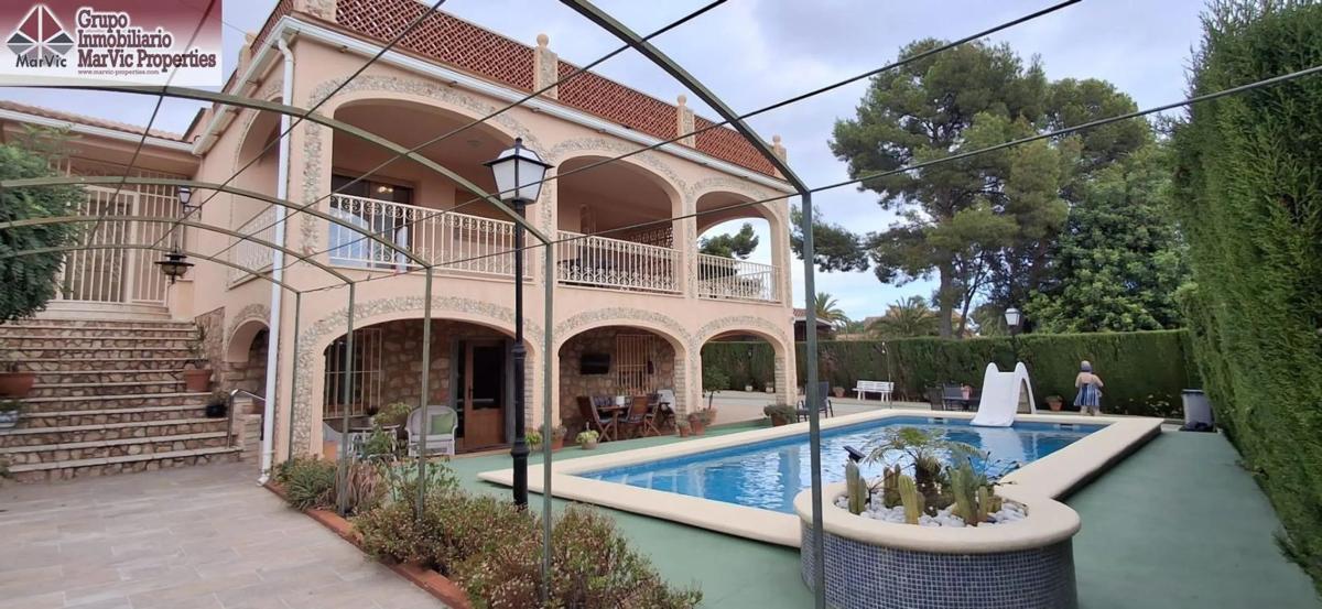 Sale of independent chalet in Pueblo Levante, Benidorm
photo 2