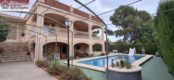 Independent chalet for sale in Pueblo Levante, Benidorm
thumbnail 1