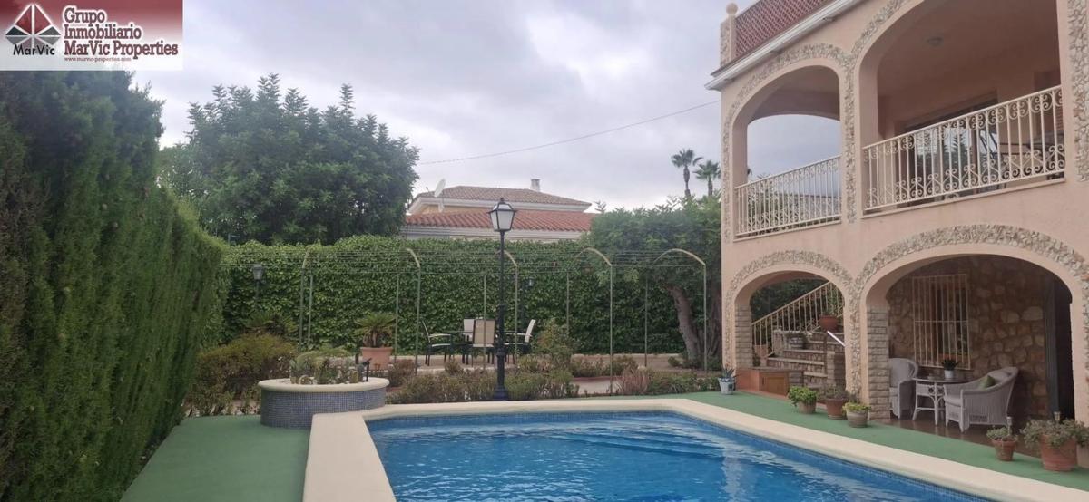 Sale of independent chalet in Pueblo Levante, Benidorm
photo 3