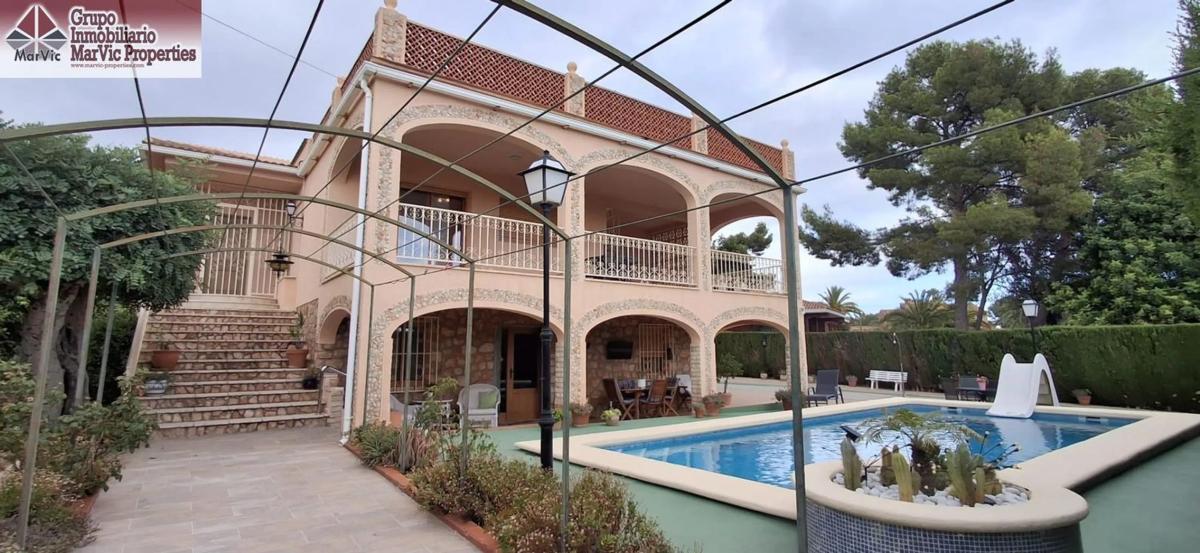 Sale of independent chalet in Pueblo Levante, Benidorm
photo 5