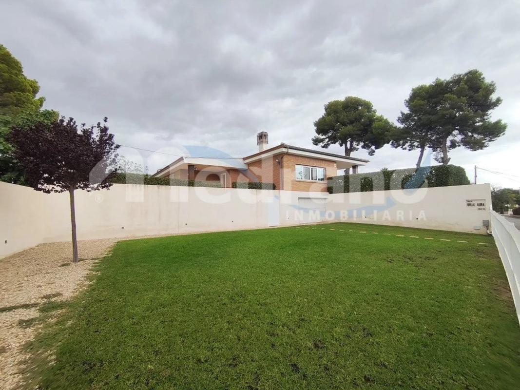 Sale of independent chalet in Calle Sorolla s/n, Benidorm
photo 5