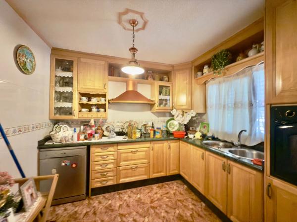 Terraced house for sale at Avenida de Inglaterra, 8 , Benidorm thumbnail 2