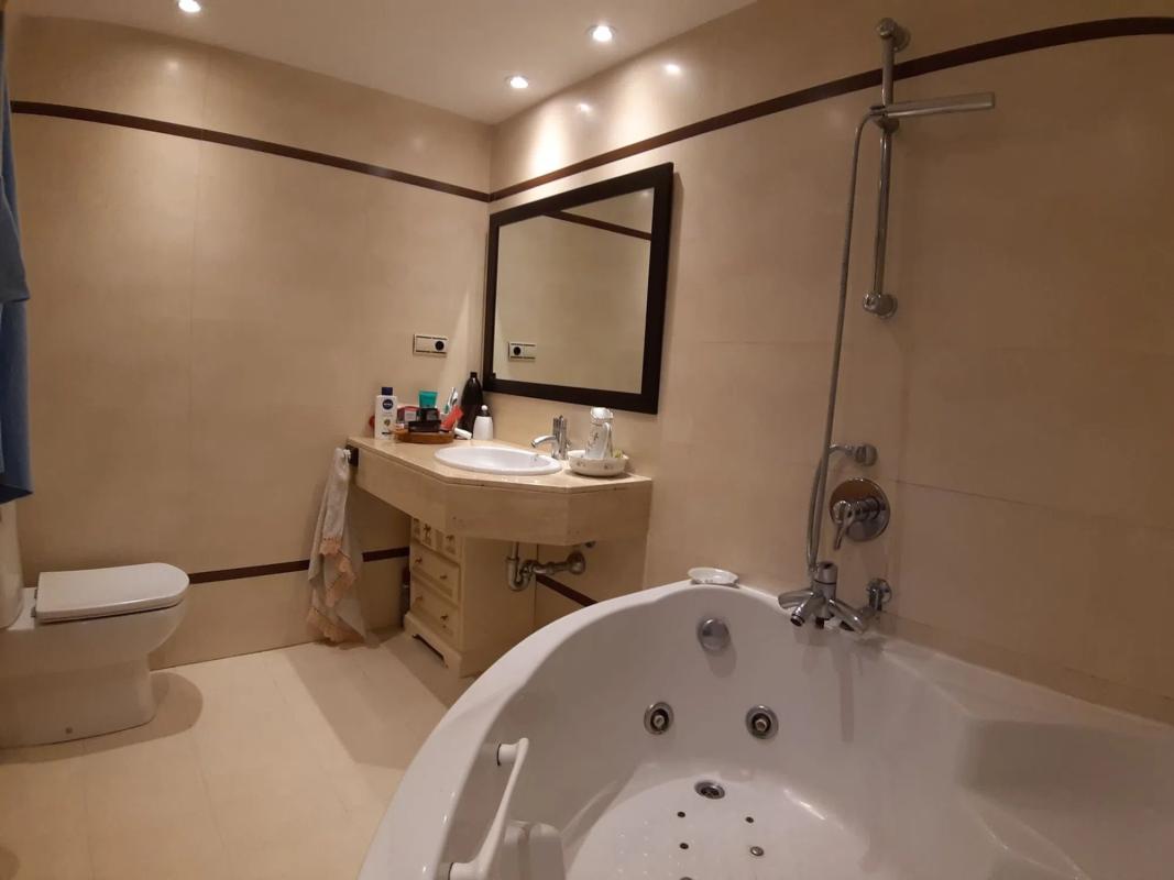 Sale of townhouse in Avenida de Malta, 10 , Benidorm photo 1