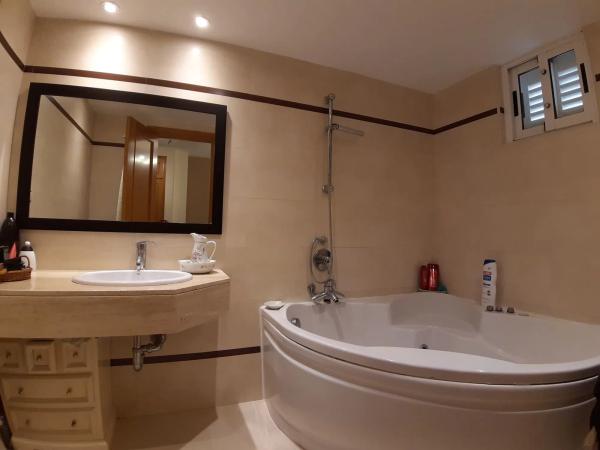 Terraced house for sale at Avenida de Malta, 10 , Benidorm thumbnail 1