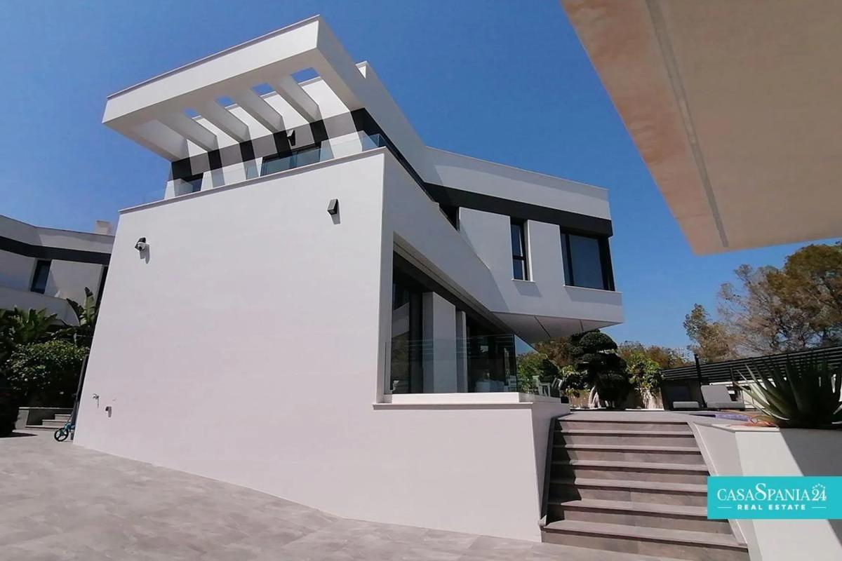 Sale of independent chalet in Pueblo Poniente, Benidorm
 photo 2
