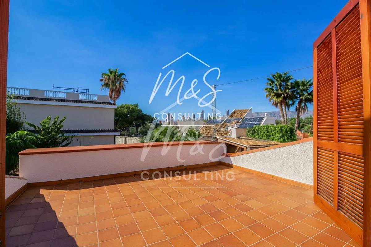 Venta de chalet independiente en Avenida Doctor Severo Ochoa, Benidorm
 photo 4