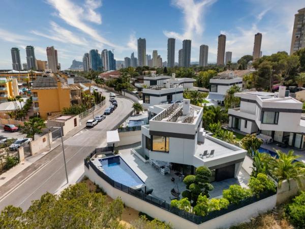 Independent chalet for sale in Avenida Nicaragua, Benidorm
 photo 4