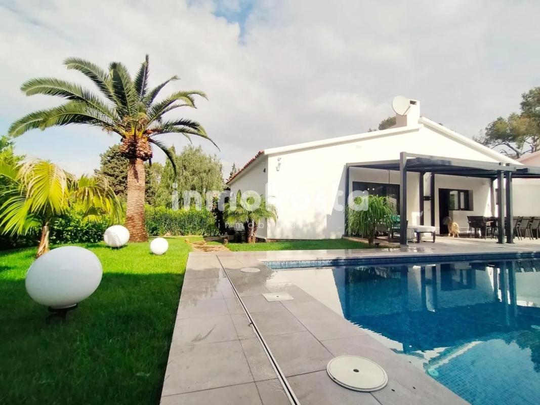 Sale of independent chalet in Barrio Zona Sierra Helada, Benidorm
 photo 4