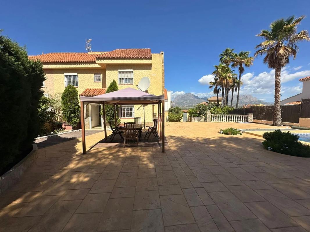 Properties for sale and rent in Spain photo 1