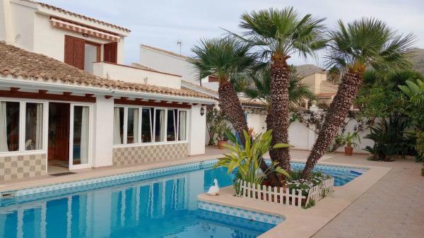 Independent chalet for sale in Barrio Zona Sierra Helada, Benidorm
 photo 1
